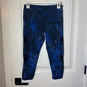 lululemon athletica Blue and Black Patterned Capris